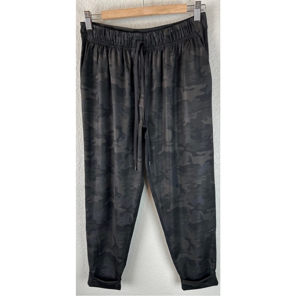 Lululemon Jet Crop Pant Savasana Camo Black Cuffed Pockets Drawstring, 8/Medium